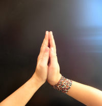 dłonie w modlitwie